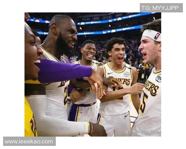 湖人勇士激战回顾10月11日精彩比赛录像全程回放分析